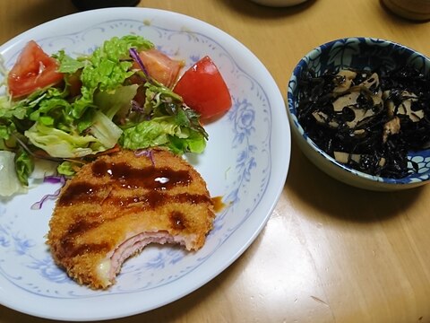 チーズとろ〜りハムカツ&れんこんとひじきの煮物